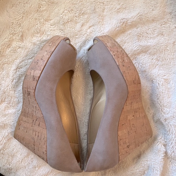 Stuart Weitzman Anna Wedges size 9M. - Picture 5 of 8